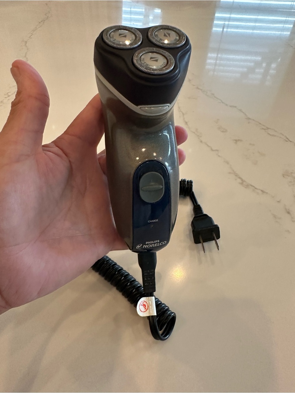 Phillips Norelco Reflex Plus Electric Shaver - Model 6844XL